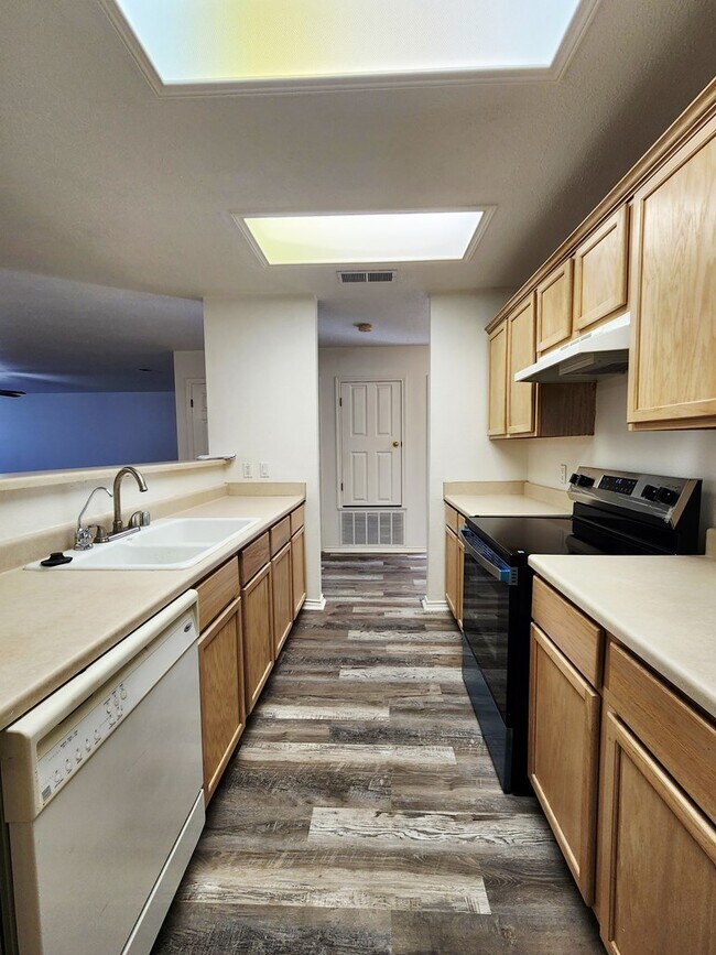 Building Photo - 5314 Hannah Dr