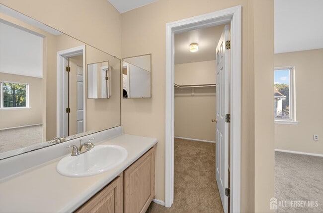 Building Photo - 1606 Madaline Dr