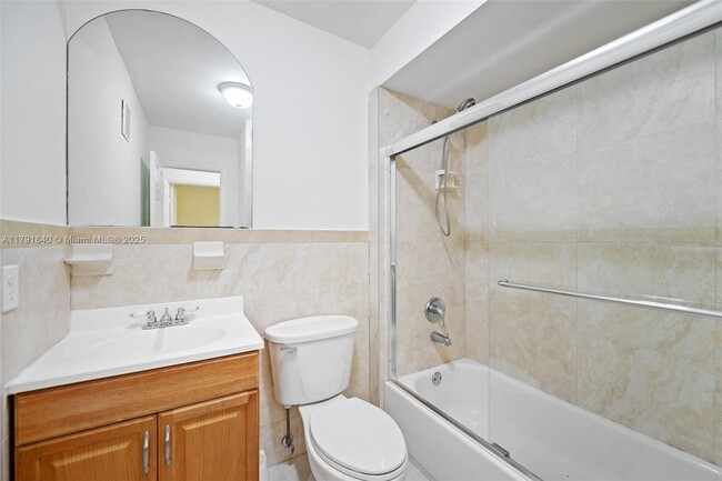 Building Photo - 14531 Hampton Pl