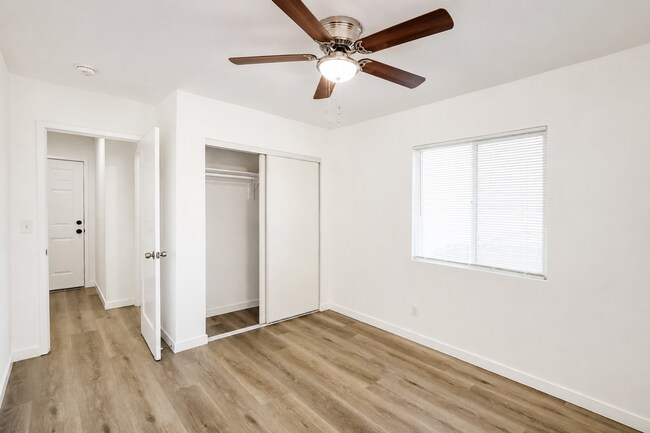 Building Photo - 1405 N Riverside Ave