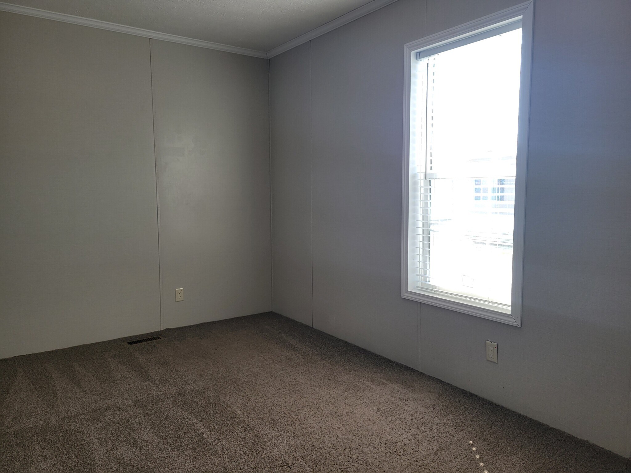 Building Photo - 38060 Leverette Ave