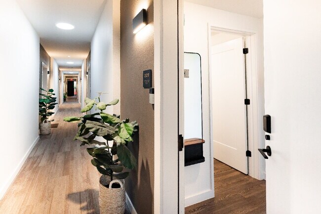 Building Photo - Stylish Furnished Loft Steps from Downtown