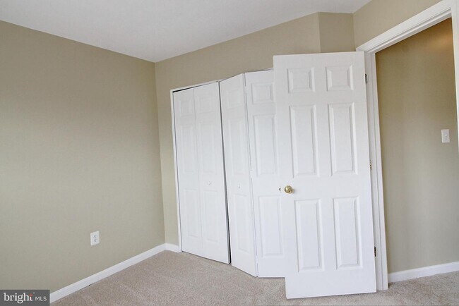 Building Photo - 160 Harpers Way