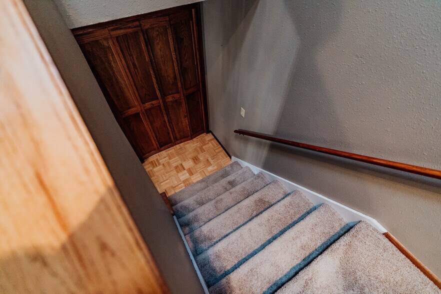 Building Photo - 2042 Louisiana Ave S