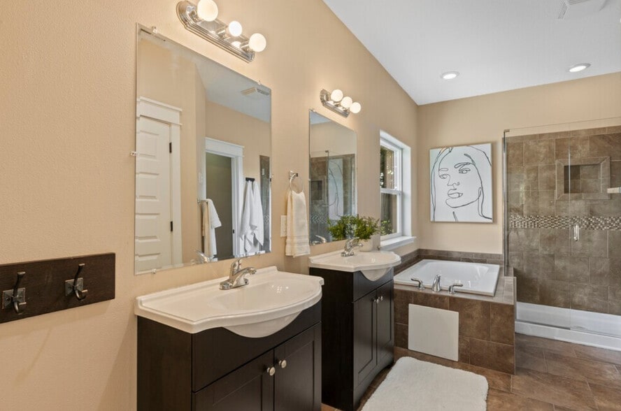 Building Photo - 7321 NE 8th Ave