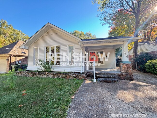 Primary Photo - Upgraded 3 Bedroom / 2 Bath Property - Now...