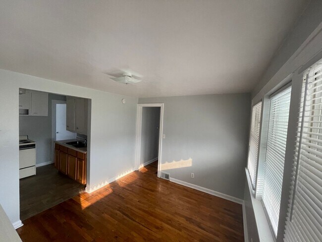 Building Photo - 4647 Brady St