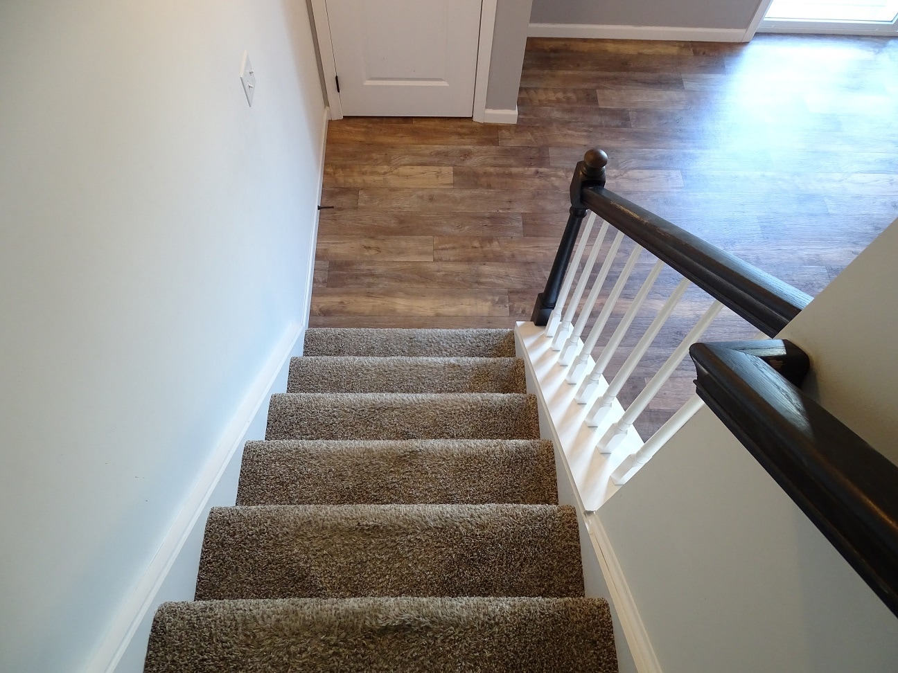 Building Photo - 229 Lakeside Xing