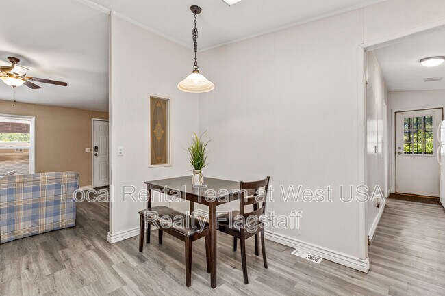 Building Photo - 2225 W Atlantic Ct
