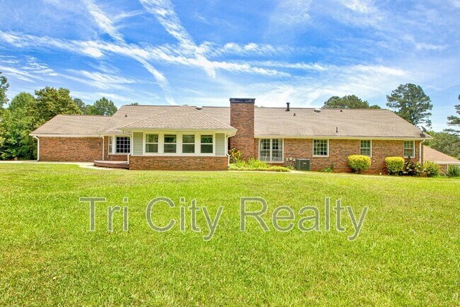 Building Photo - 630 Hawthorne Pl