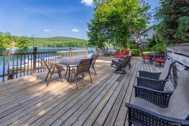 Building Photo - 24 Crescent Dr