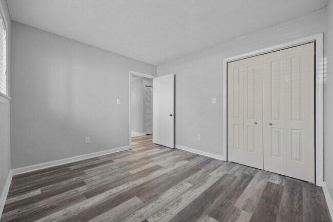 Building Photo - Charming 2-Bedroom Condo Near the Beach