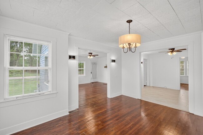 Building Photo - 110 Woodcraft Dr