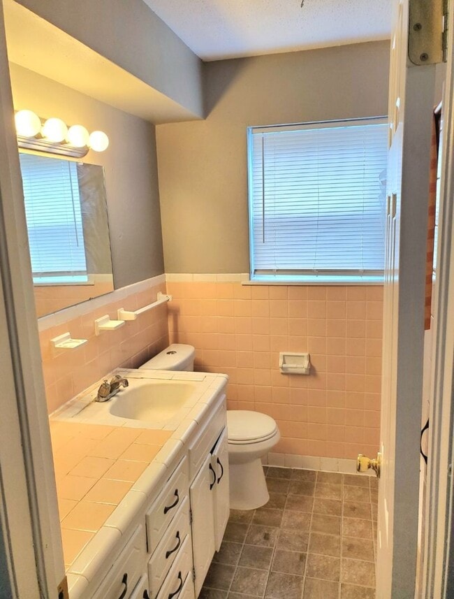 Building Photo - 3 bed 1 bath in Midwest City