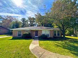 Building Photo - 110 Windsor Dr