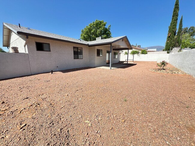 Building Photo - HOUSE - COTTONWOOD - VERDE VILLAGE