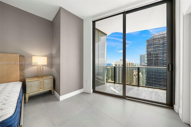 Building Photo - 801 S Miami Ave