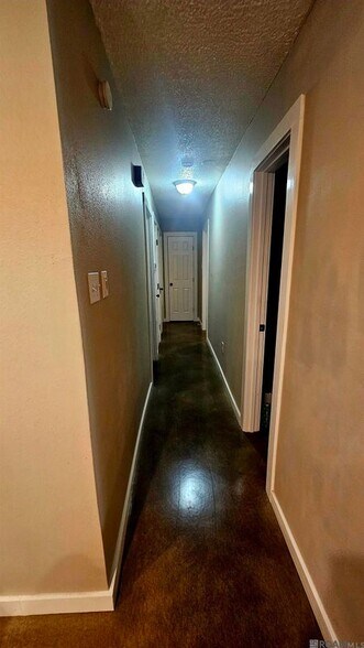 Building Photo - 8708 Montclair St