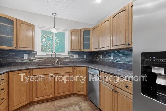 Building Photo - 8301 Cherry Hills Dr NE