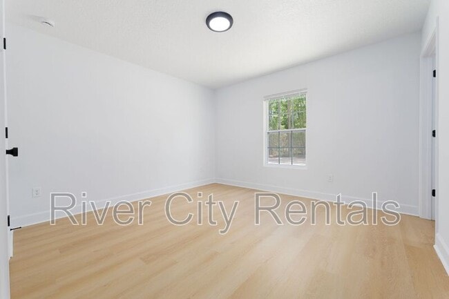 Building Photo - 5655 Bandelier St