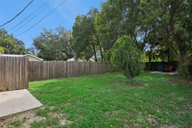 Building Photo - 2725 Mayer St
