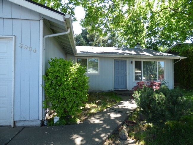 Building Photo - Single Level - 3 bed 2 bath Home in North Salem