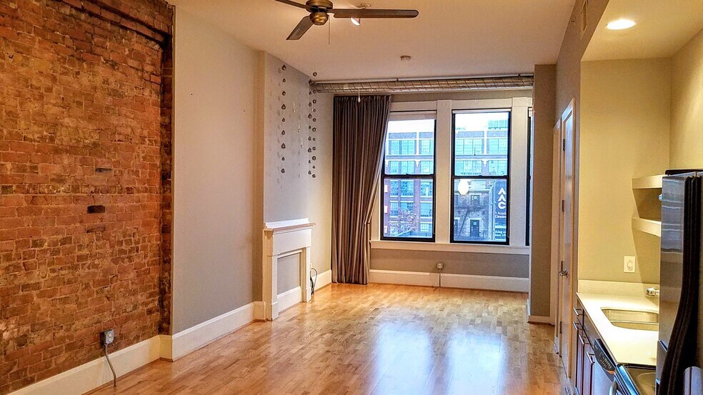 Building Photo - 1207 Vine St