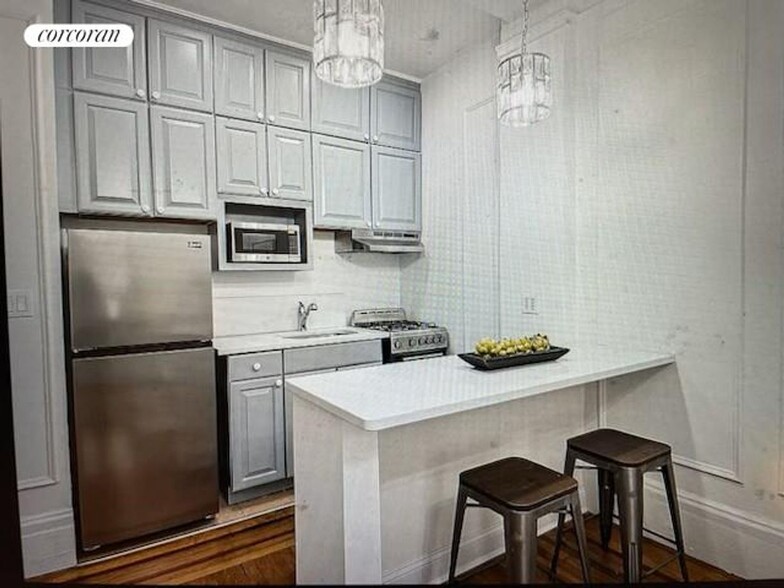Building Photo - 527 W 110th St