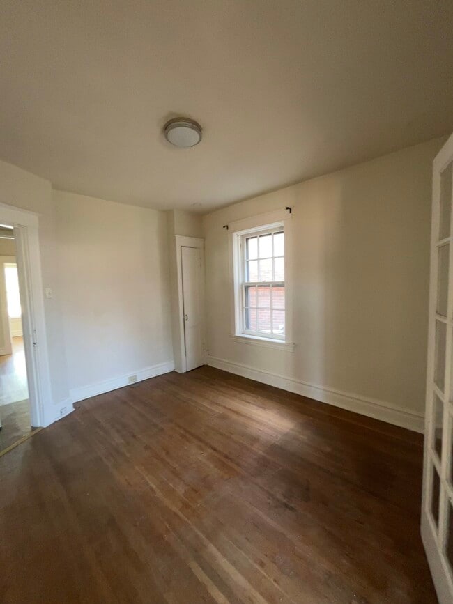 Bedroom - 915 De Mun Ave