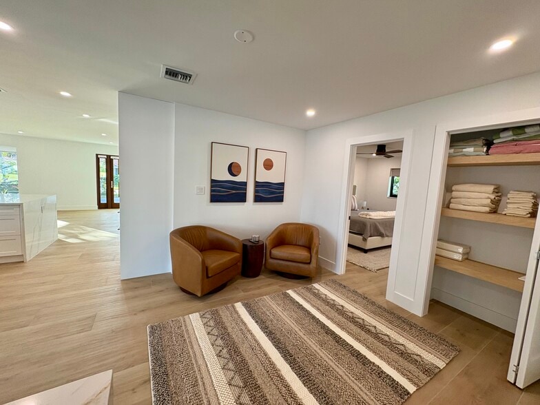 Building Photo - 4440 NE 26th Ave