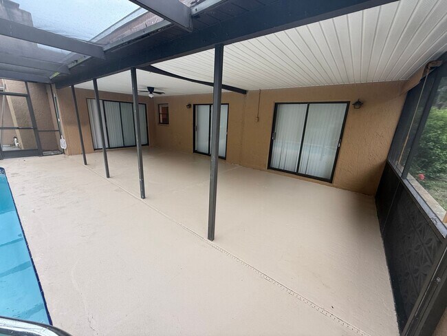 Building Photo - EXCELLENT 3/2/2 POOL HOME – 1,658 SQ FT!