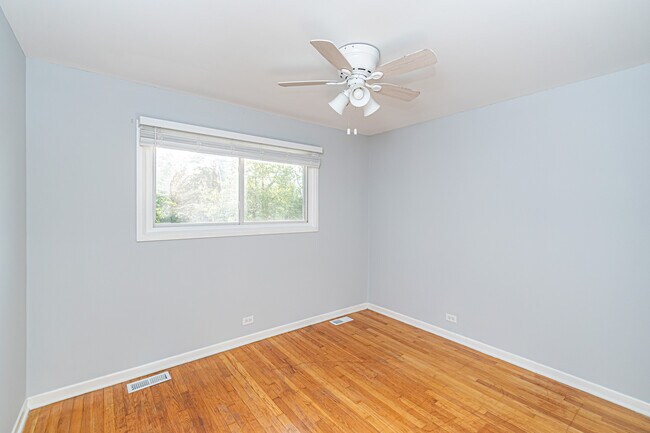 Building Photo - 1403 E Lillian Ave