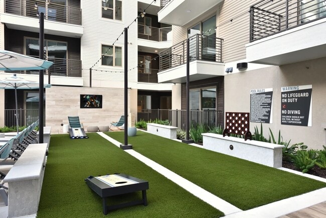 Building Photo - 3636 W Dallas St