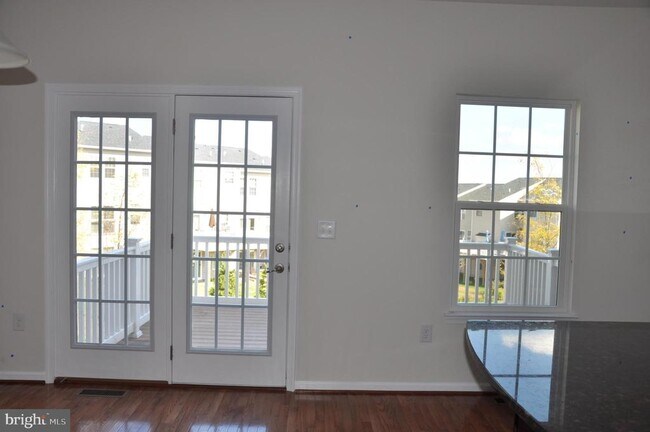 Building Photo - 905 Susan Cir