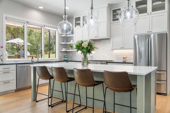 Building Photo - 2600 Arion Cir