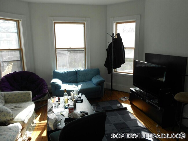 Building Photo - 335 Beacon St