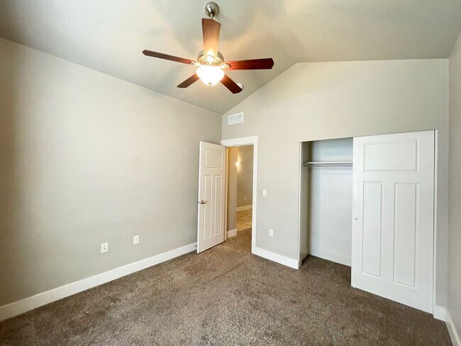 Building Photo - Great Riverton Home Now Available!