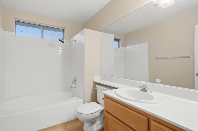 Building Photo - Beautiful 4 Bedroom Home with a Pool in Whitney Ranch!