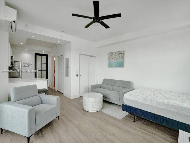 Building Photo - 4100 SW 64th Ave