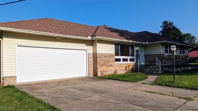 Building Photo - 523 Harris Rd