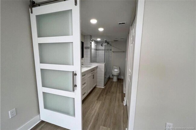 Building Photo - 1950 SW Palm City Rd