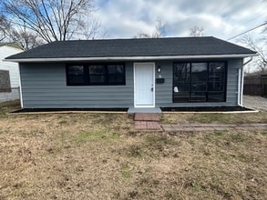 Building Photo - 6 Delores Dr