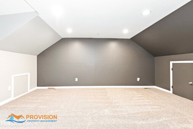 Building Photo - 217 Wintergull Ln