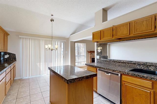 Building Photo - 202 Willow Creek Dr