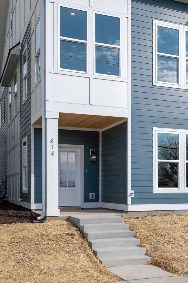 Building Photo - Welcome to The Becanni in Charlotte Park!