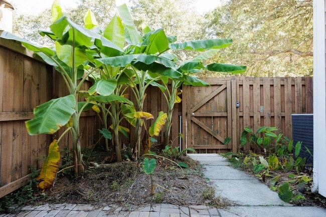 Building Photo - 3 bedroom fully furnished home, Pet Friendly Johns Island, Charleston