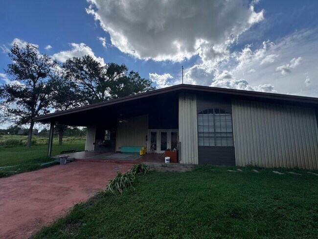 Building Photo - 1417 FM 969