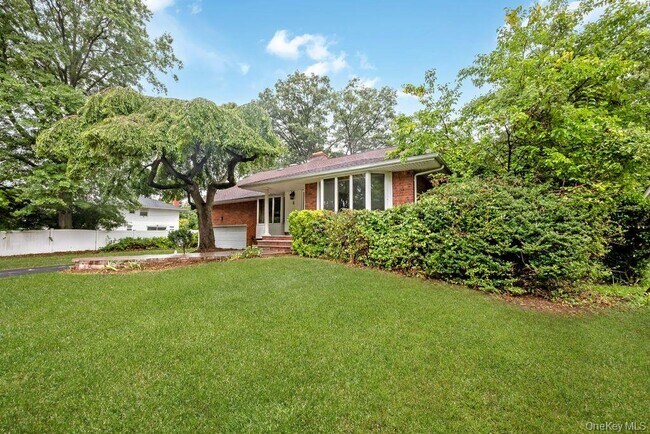 Building Photo - 6 Village Dr