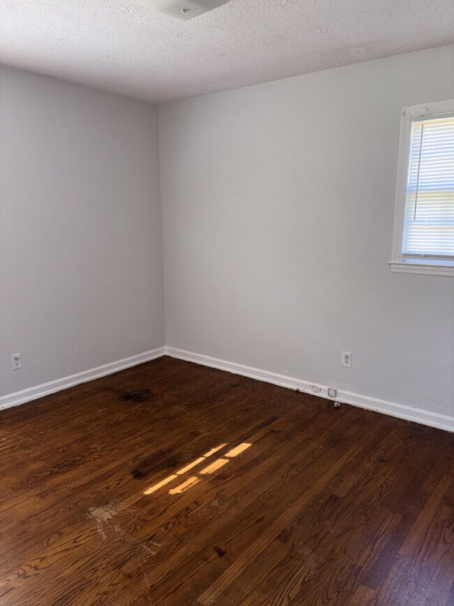 Building Photo - Affordable 2-Bedroom Duplex for Rent – Spartanburg, SC