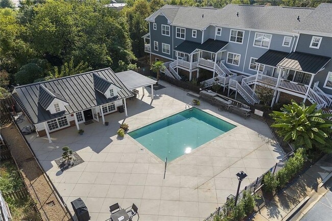 Building Photo - 267 Carlyle Park Dr